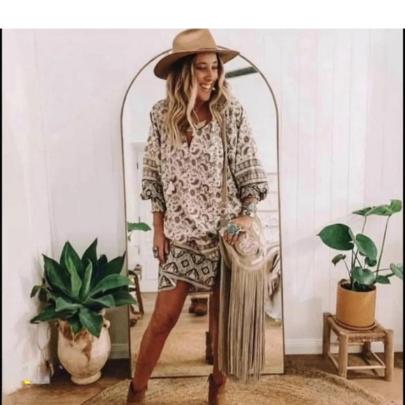 Spell & The Gyspsy Erin Evening Dove Suede Leather Fringe Crossbody Bag - Picture 3 of 5